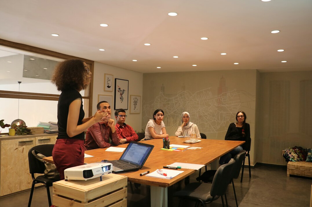 retail staff training session